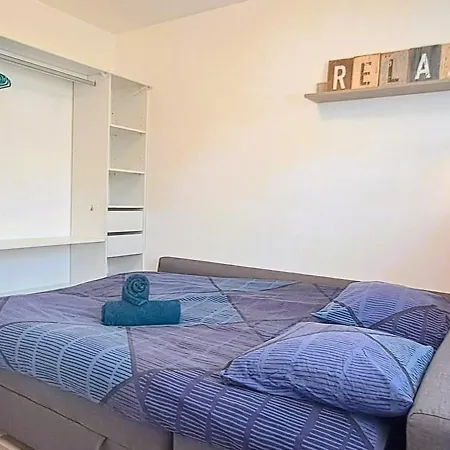 L'experience Quietude Espace Modernite A סאל